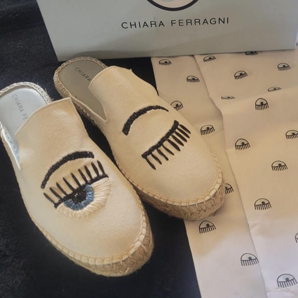Chiara Ferragni Shoes - Chiara Ferragni Cream and Black Espadrilles. Sz 40. New In Box